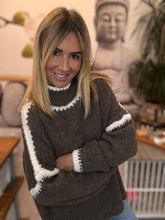 Load image into Gallery viewer, Stitch