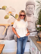 Load image into Gallery viewer, Cara