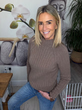 Load image into Gallery viewer, Debbie