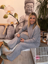 Load image into Gallery viewer, Vicky