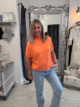 Load image into Gallery viewer, Cara