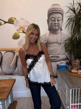 Load image into Gallery viewer, Lacey