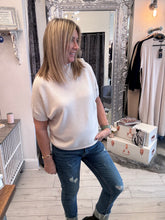 Load image into Gallery viewer, Cara