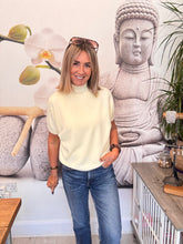 Load image into Gallery viewer, Cara