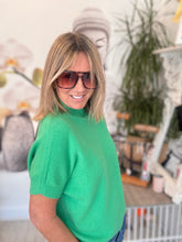 Load image into Gallery viewer, Cara