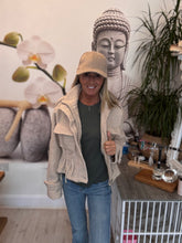 Load image into Gallery viewer, Sienna