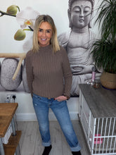 Load image into Gallery viewer, Debbie