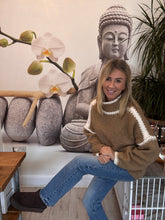 Load image into Gallery viewer, Stitch