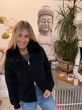 Load image into Gallery viewer, Chic