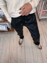 Load image into Gallery viewer, Petra