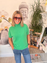 Load image into Gallery viewer, Cara