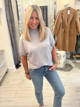 Load image into Gallery viewer, Cara