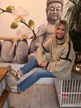 Load image into Gallery viewer, Stitch