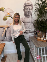 Load image into Gallery viewer, Leslie