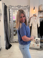 Load image into Gallery viewer, Cara