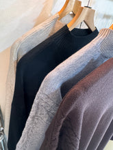 Load image into Gallery viewer, Vicky