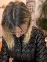 Load image into Gallery viewer, Vienna