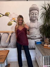 Load image into Gallery viewer, Lacey