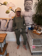 Load image into Gallery viewer, Taylor