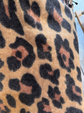 Load image into Gallery viewer, Leo