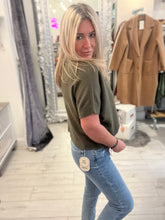 Load image into Gallery viewer, Cara