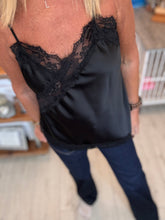 Load image into Gallery viewer, Lacey