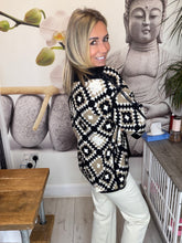 Load image into Gallery viewer, Relax