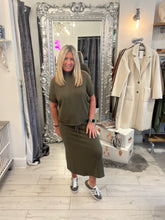 Load image into Gallery viewer, Cara