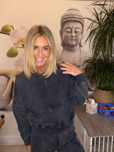 Load image into Gallery viewer, Lin