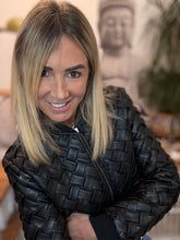 Load image into Gallery viewer, Vienna