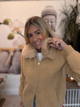 Load image into Gallery viewer, Chic