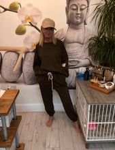 Load image into Gallery viewer, Taylor