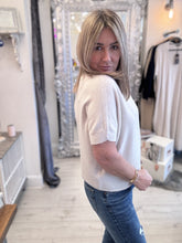 Load image into Gallery viewer, Cara