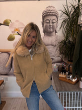 Load image into Gallery viewer, Chic