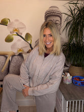 Load image into Gallery viewer, Lin