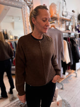 Load image into Gallery viewer, Robbie