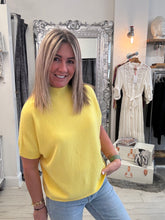 Load image into Gallery viewer, Cara