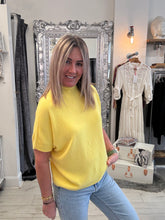 Load image into Gallery viewer, Cara