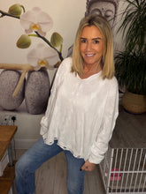 Load image into Gallery viewer, Mandy