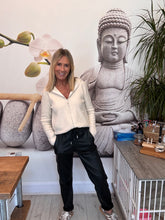 Load image into Gallery viewer, Petra