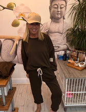 Load image into Gallery viewer, Taylor