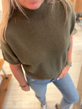 Load image into Gallery viewer, Cara