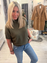 Load image into Gallery viewer, Cara