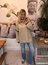 Load image into Gallery viewer, Stitch