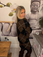 Load image into Gallery viewer, Clara