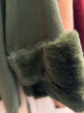 Load image into Gallery viewer, Lush