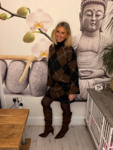 Load image into Gallery viewer, Clara