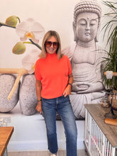 Load image into Gallery viewer, Cara