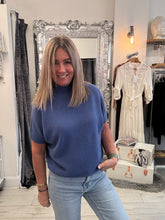 Load image into Gallery viewer, Cara