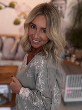 Load image into Gallery viewer, Mandy
